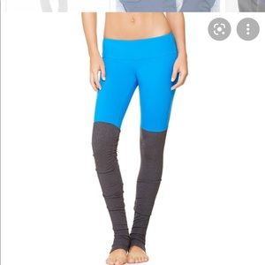 ALO Yoga goodness leggings in electric blue/grey M